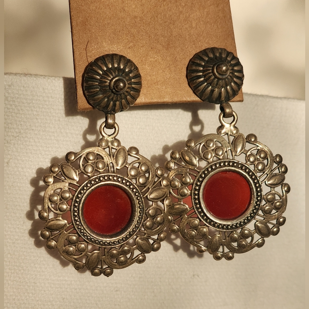 NWT Silver earrings with intricate design